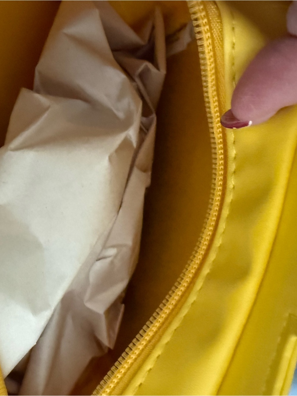 FRIENDS Yellow Taxi Crossbody Bag - Picture 3 of 9